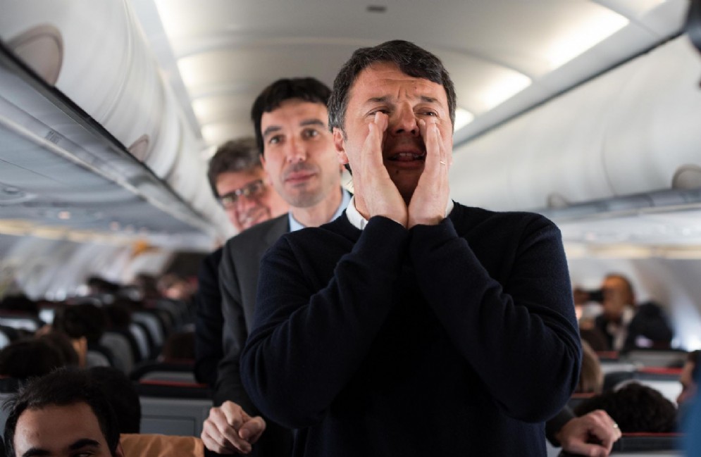 Renzi e  Martina in volo verso Bruxelles. 28 aprile 2017