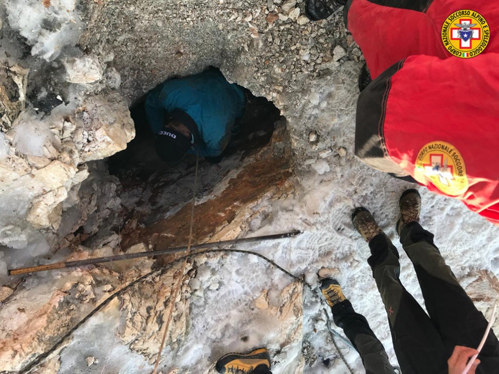 Speleologo ferito sul Canin: ancora alcune ore per liberarlo