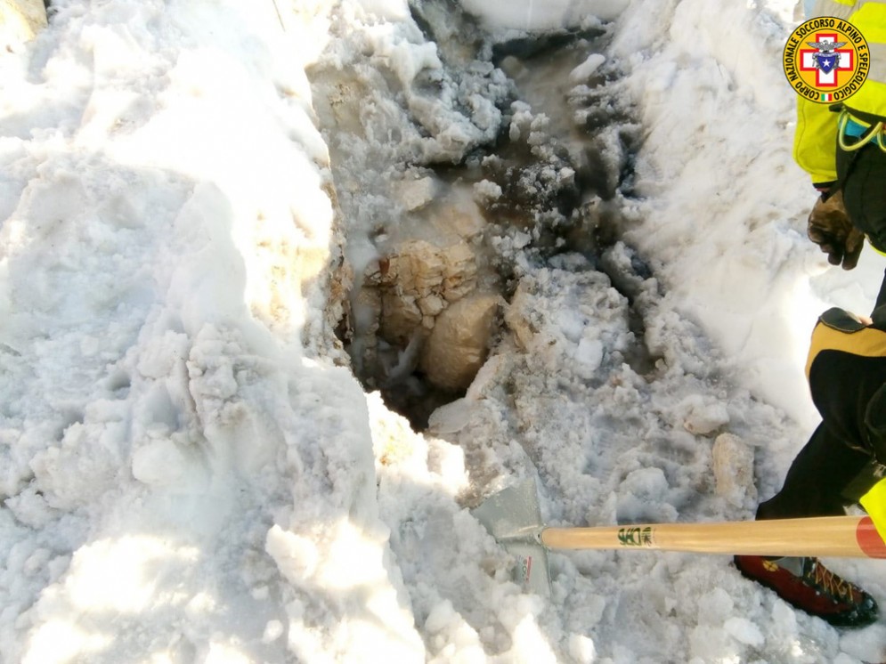 Speleologo ferito sul Canin: ancora alcune ore per liberarlo
