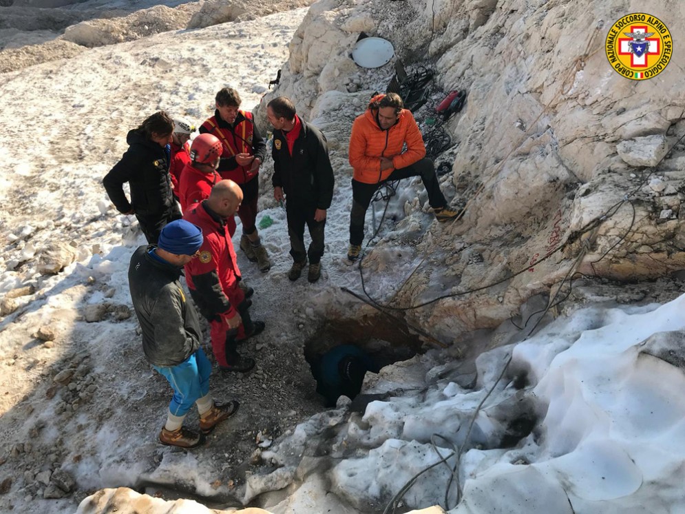 Speleologo ferito sul Canin: ancora alcune ore per liberarlo