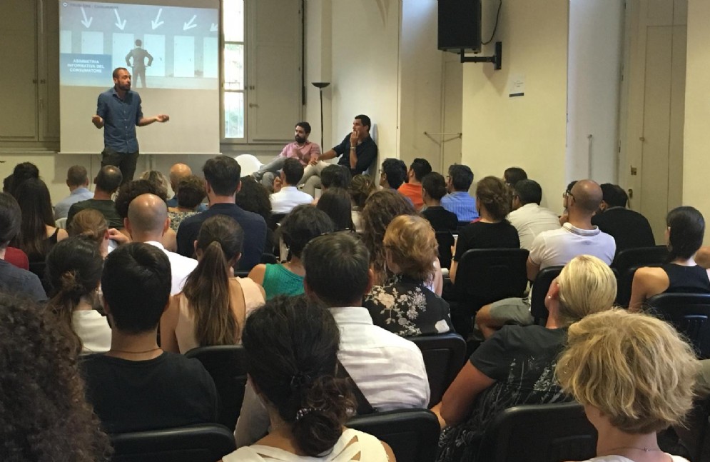 Il CEO di Ethicjobs Luca Carrai in uno speech a Torino presso Rinascimenti Sociali