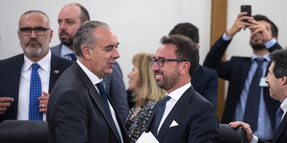 Il ministro della Giustizia Alfonso Bonafede (D) con il vicepresidente del Consiglio Superiore della Magistratura Giovanni Legnini (S). Roma, 27 giugno 2018