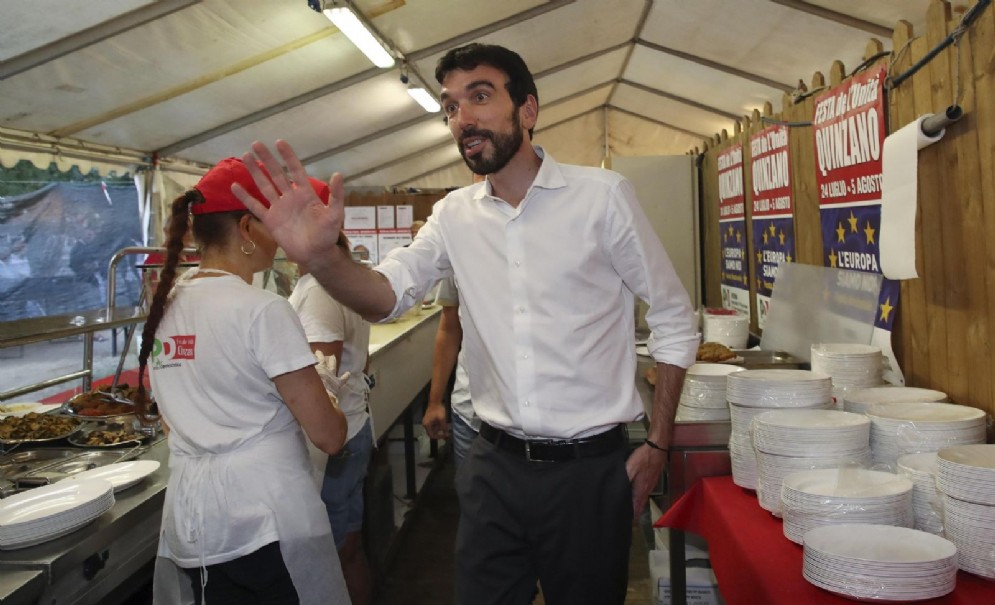 Il segretario del Pd Maurizio Martina in occasione della festa dell'Unità di Quinzano a Verona