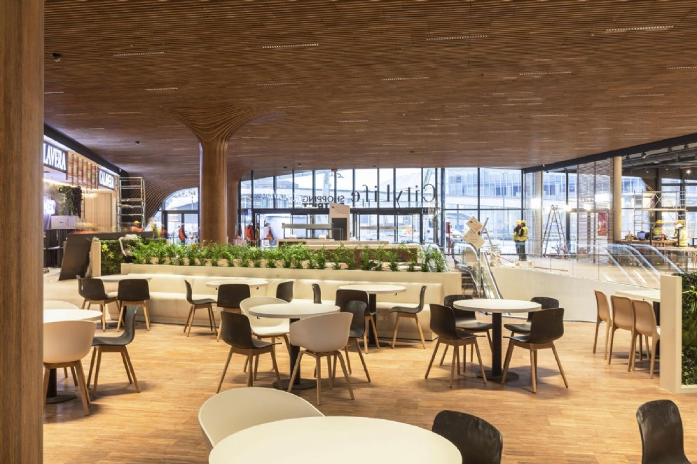 La zona ristoranti del Citylife Shopping District