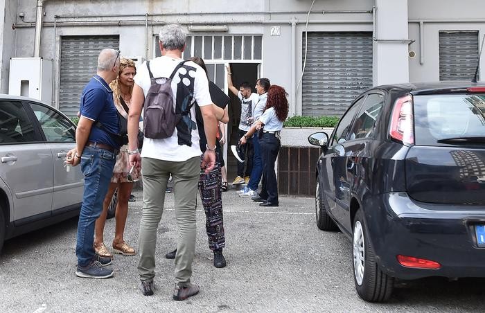 Casa delle bambole hot, blitz della municipale