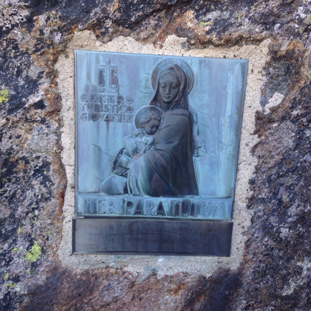 Targa commemorativa posata nel 1972