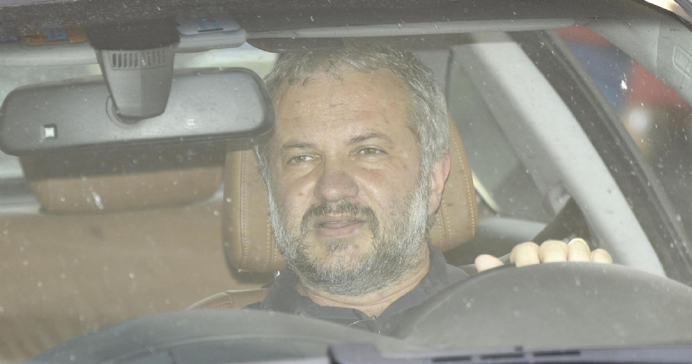 Il deputato Claudio Borghi lascia la sede della Lega di via Bellerio al termine del Consiglio Federale della Lega