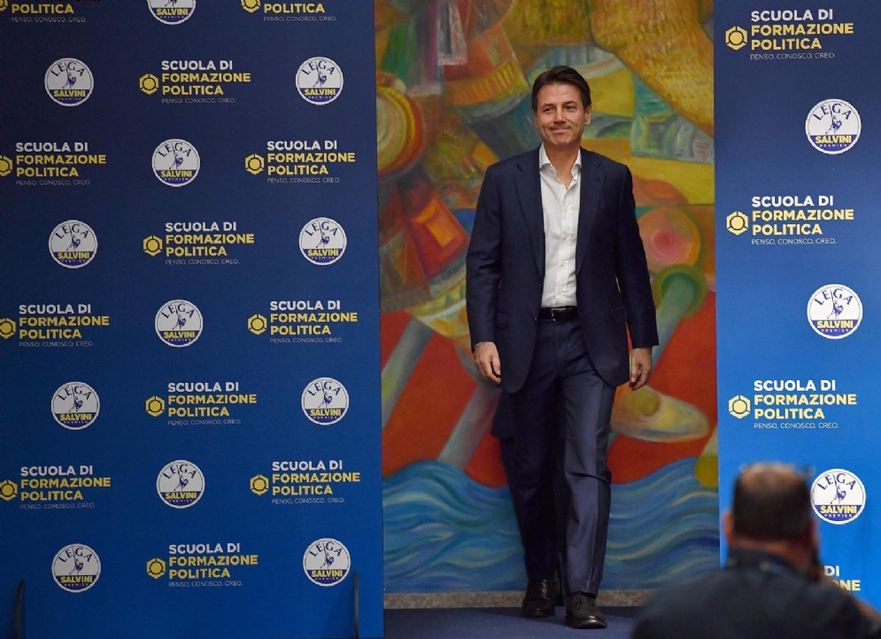 Giuseppe Conte all'inaugurazione della 4/a edizione della scuola di formazione politica della Lega a Milano