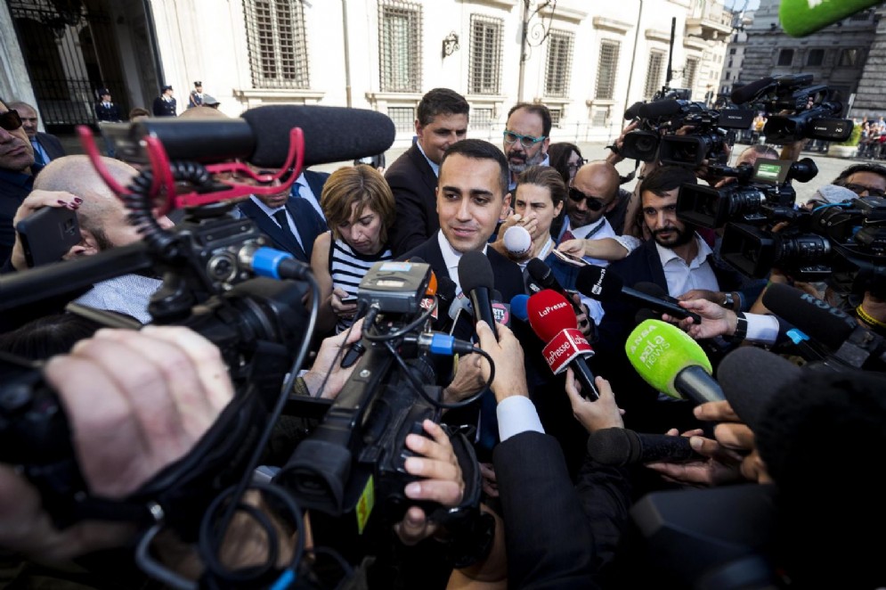 Il vicepremier e ministro del Lavoro e dello Sviluppo economico Luigi Di Maio a margine del Cdm a palazzo Chigi