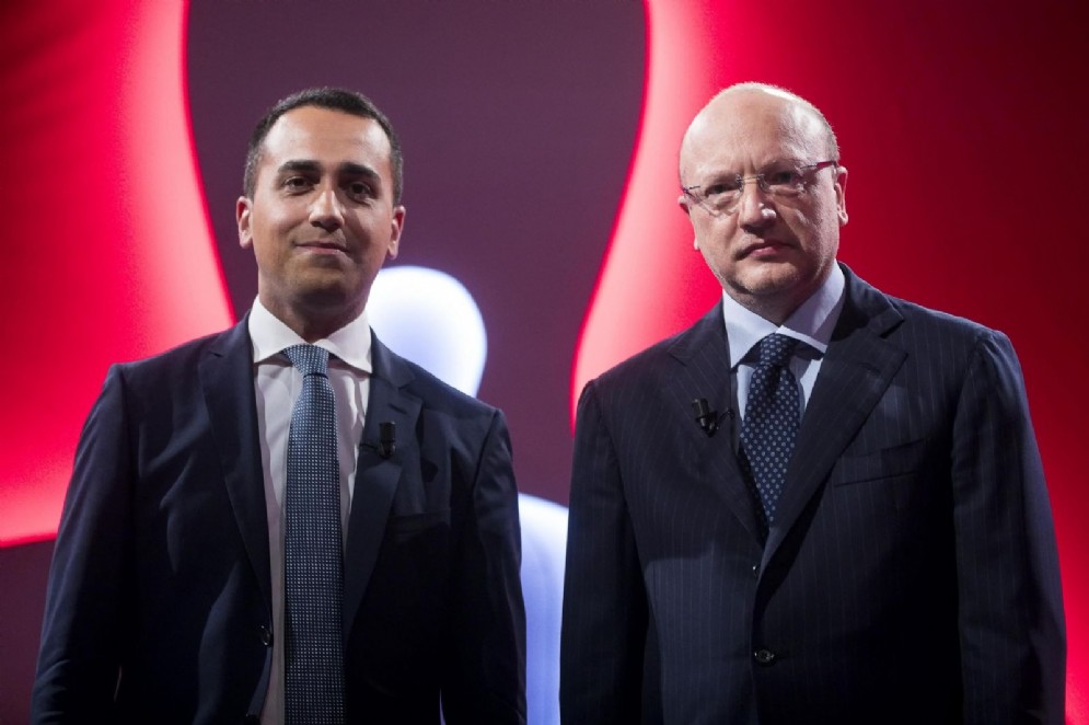 Il vicepremier e ministro del Lavoro e dello Sviluppo Economico Luigi Di Maio con il presidente di Confindustria Vincenzo Boccia