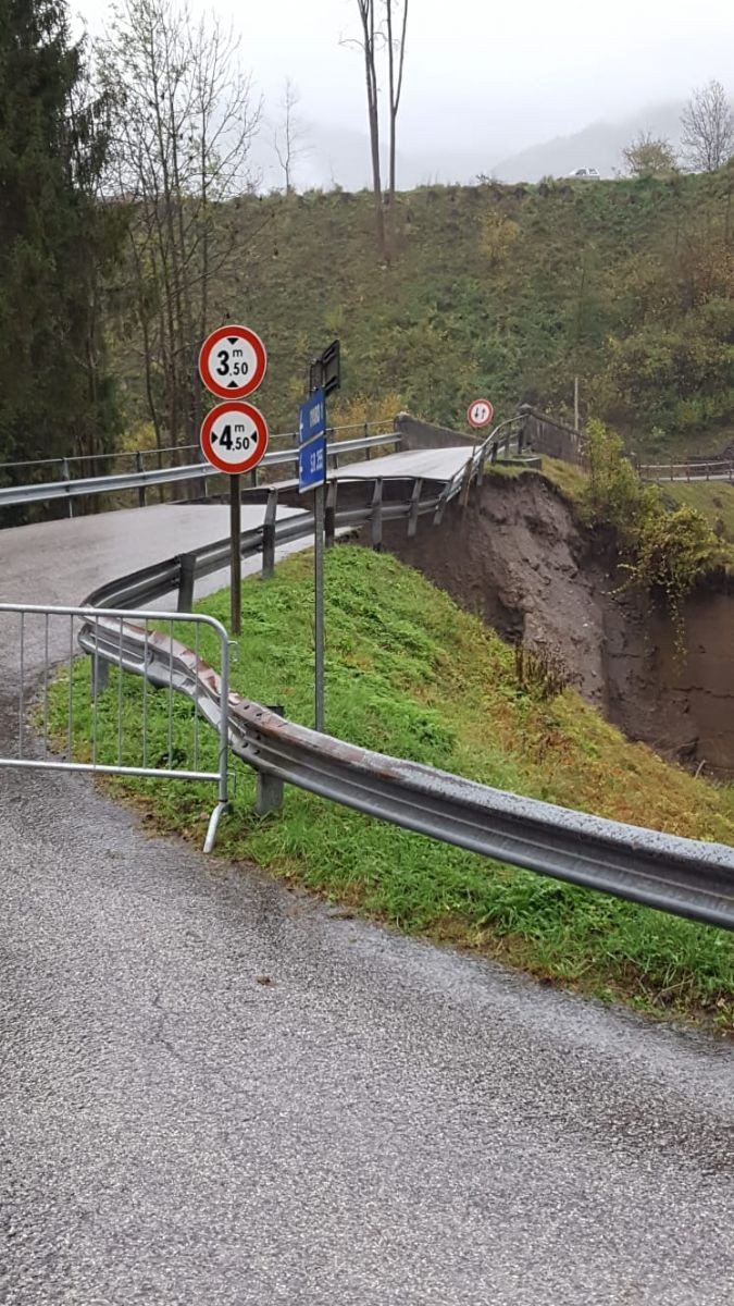 Il ponte crollato a Ovaro