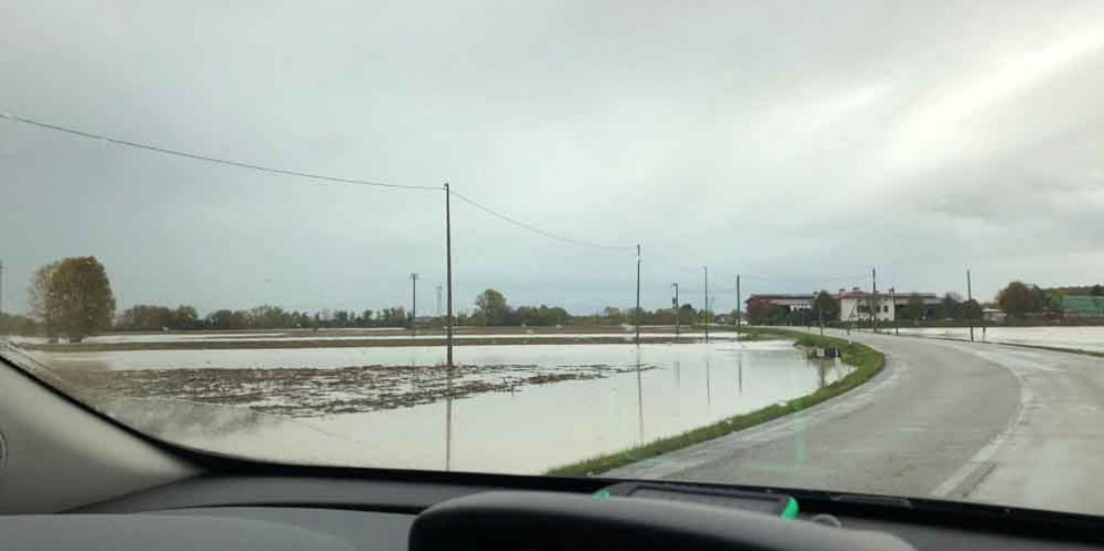 Pordenone: strade e parcheggi chiusi. La Protezione Civile monitora tutto il territorio