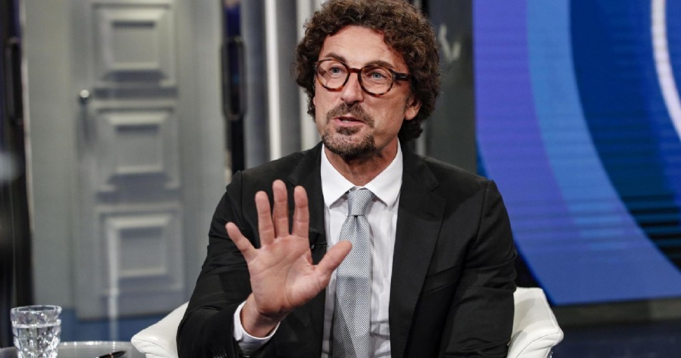 Il ministro delle Infrastrutture Danilo Toninelli ospite a «Porta a Porta»