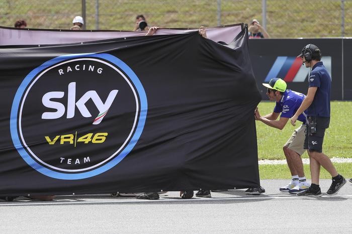 Valentino Rossi durante i festeggiamenti a Bagnaia
