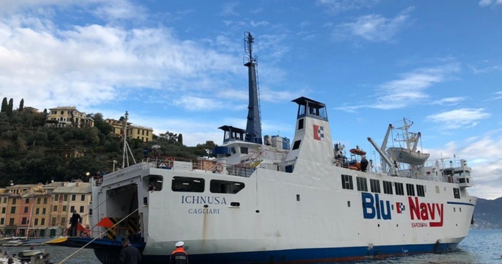 Il traghetto della compagnia Blu Navy