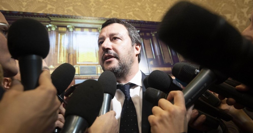 Il vicepremier e ministro dell'Interno Matteo Salvini nella sala stampa del Senato