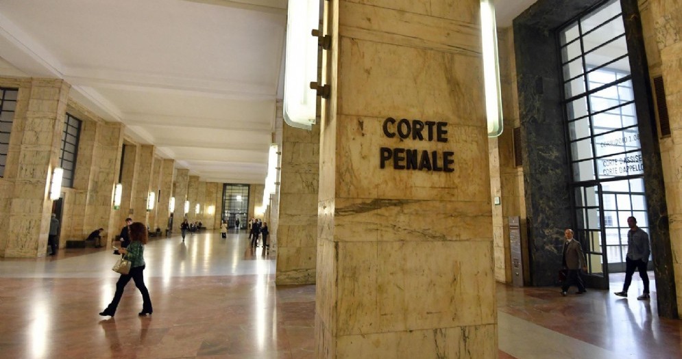 Un corridoio di Palazzo di Giustizia deserto a seguito dell'astensione dalle attività giudiziarie
