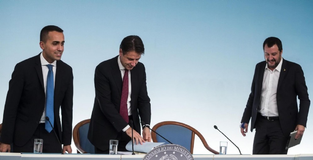 Giuseppe Conte con Luigi Di Maio e Matteo Salvini