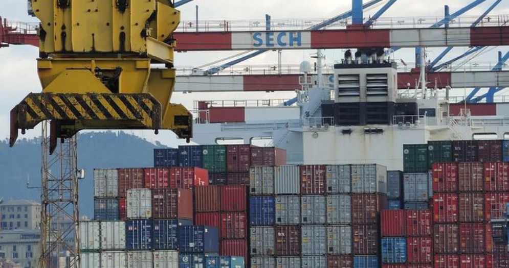 Container al porto di Genova