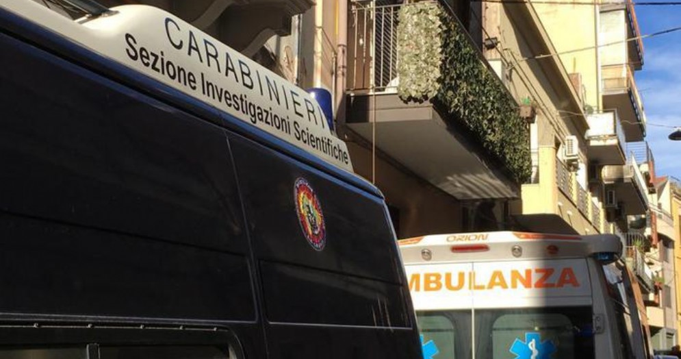Paternò: uccide la moglie, i due figli e si spara