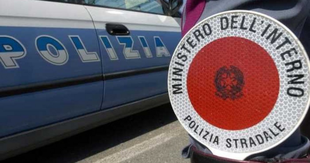 Mezzi e uomini della Polizia Stradale