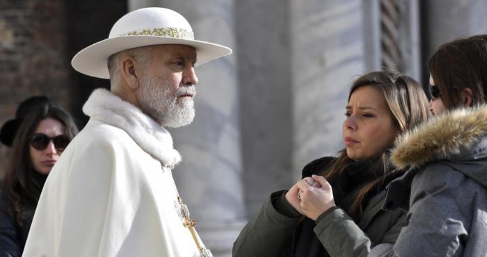 John Malkovich durante le riprese di «The New Pope» a Venezia