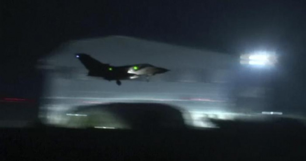 Siria, intercettati missili sganciati da aerei di Israele