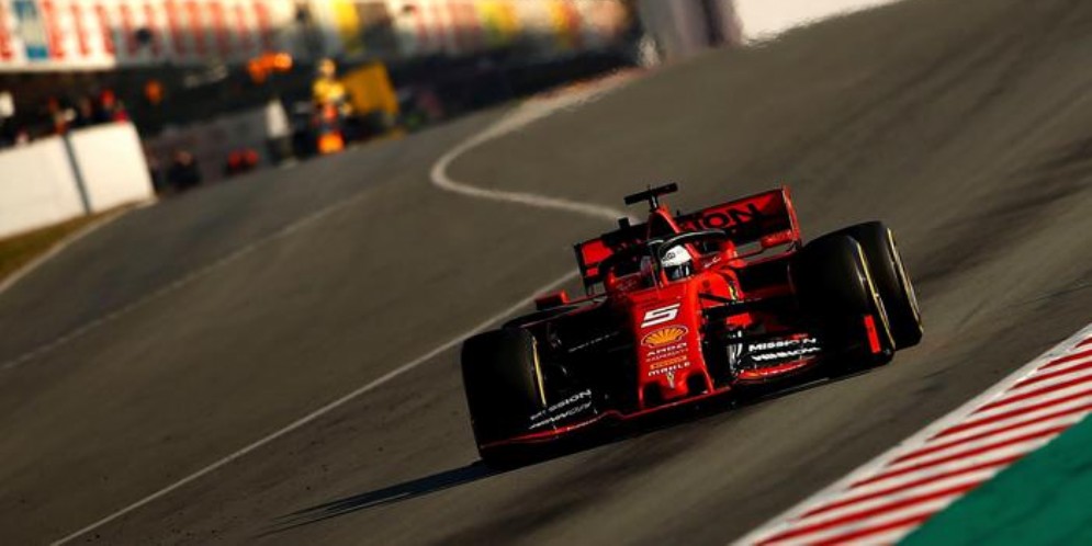 Sebastian Vettel nei test di Barcellona