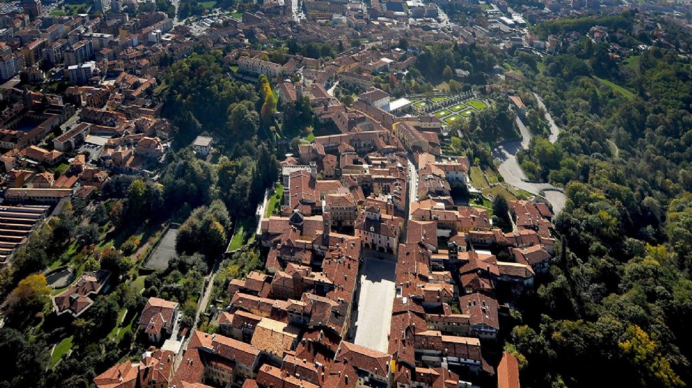 Biella vista dall’alto tramite il borgo del Piazzo