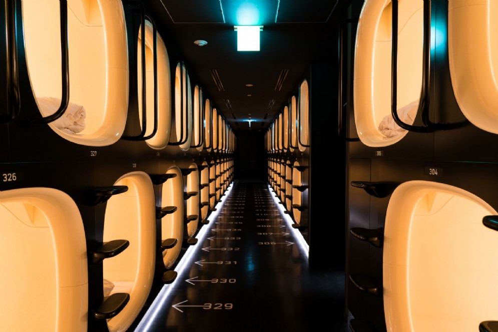 Capsule hotel in Giappone