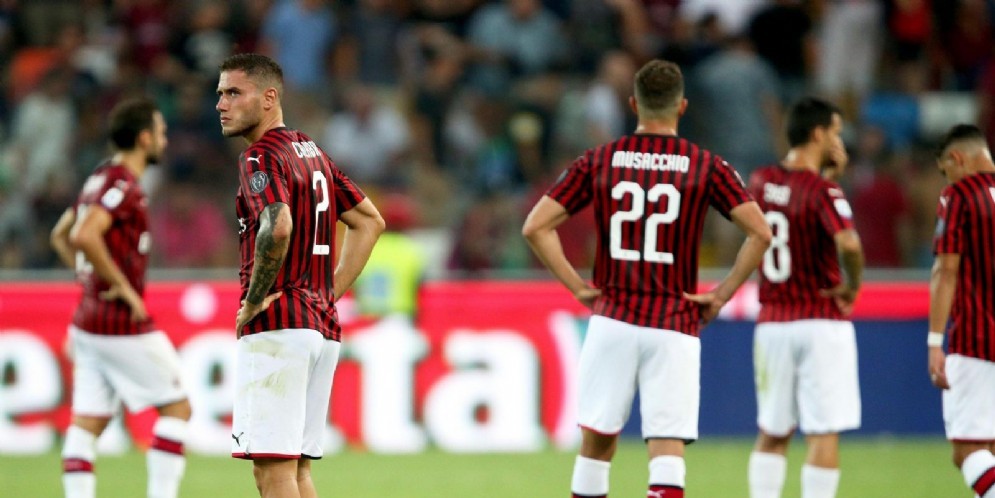 Il Milan barcolla spaesato sul prato dello stadio Friuli di Udine