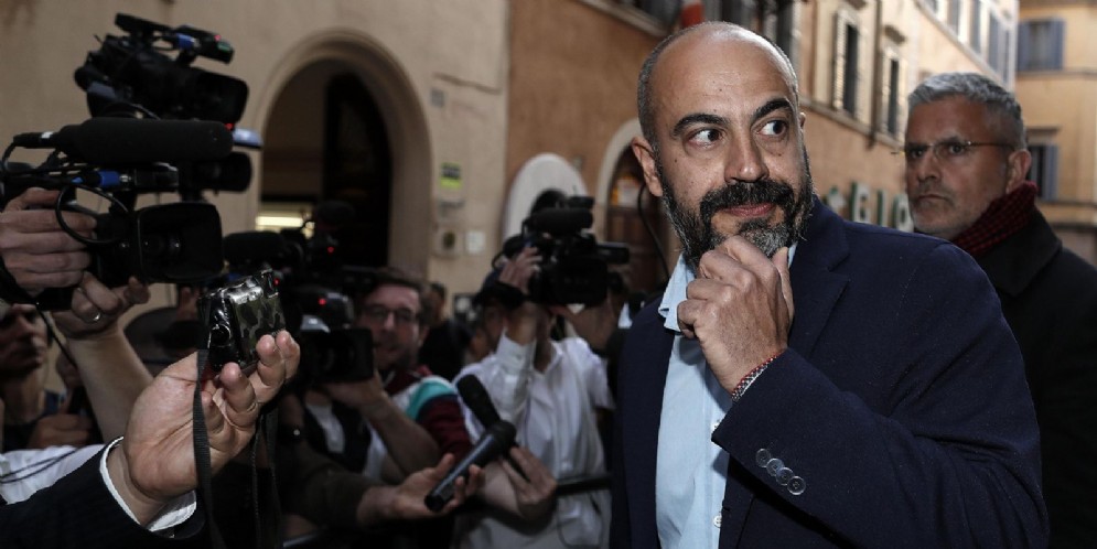 Gianluigi Paragone, Senatore del MoVimento 5 Stelle