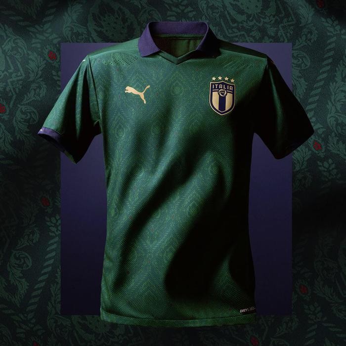 La nuova maglia verde della nazionale di calcio