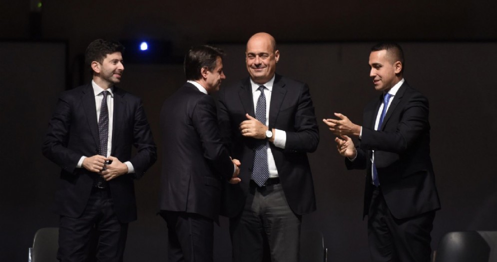 Il ministro della Salute Roberto Speranza, il premier Giuseppe Conte, il segretario del Pd Nicola Zingaretti e il ministro degli Esteri Luigi Di Maio