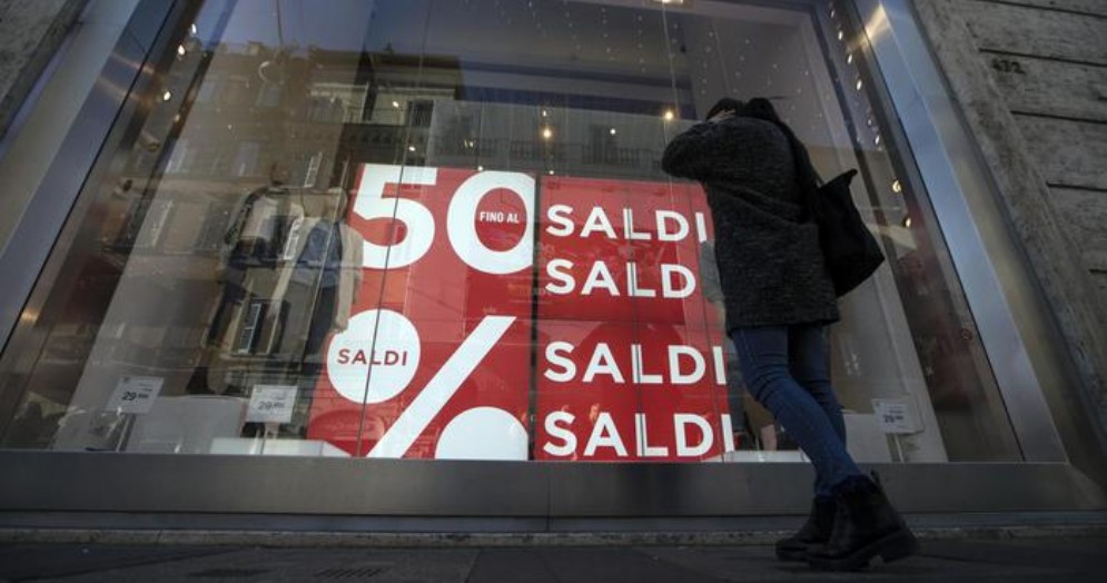 Saldi invernali: -33% rispetto al Black Friday