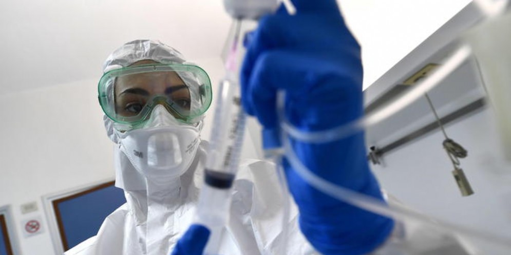 L'epidemiologo Lopalco: «Il coronavirus non è come un'influenza se il 20% va in ospedale»