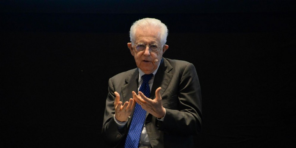 Il Senatore a vita, Mario Monti
