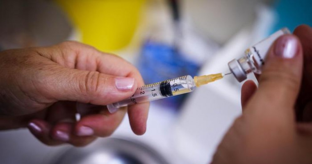 Bolgan: «Il vaccino è sperimentale. E i primi vaccinati faranno da cavie»