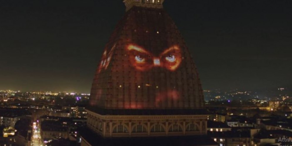 Diabolik sulla Mole Antonelliana: lo spettacolare videomapping a Torino