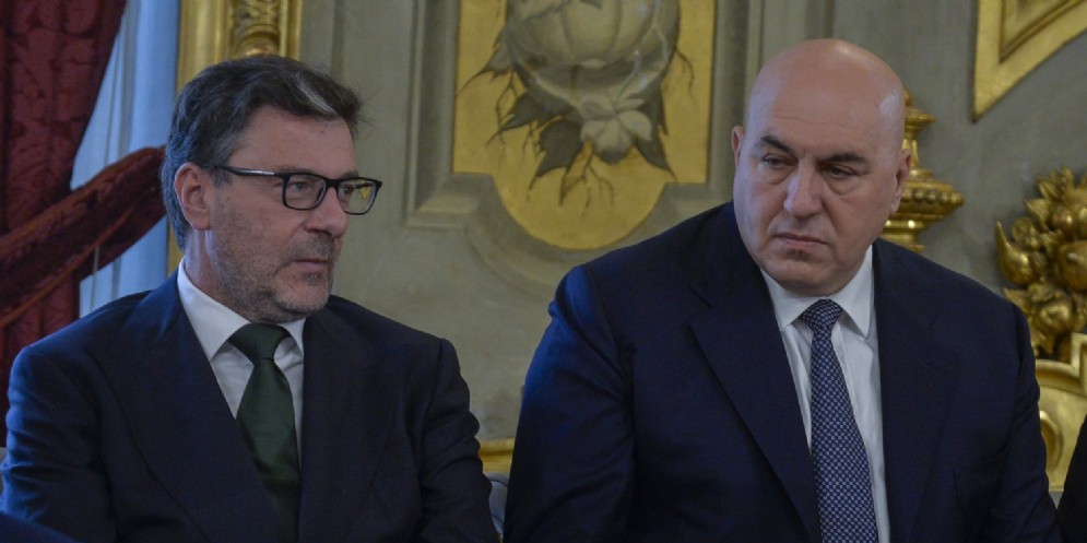 Giuramento del Governo Meloni, nella foto Guido Crosetto (Ministro della Difesa) e Giancarlo Giorgetti (Ministro dell'Economia)